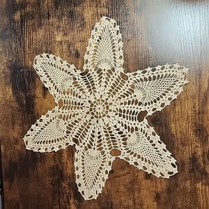 Vintage Star shaped Doillie 17.5 inch